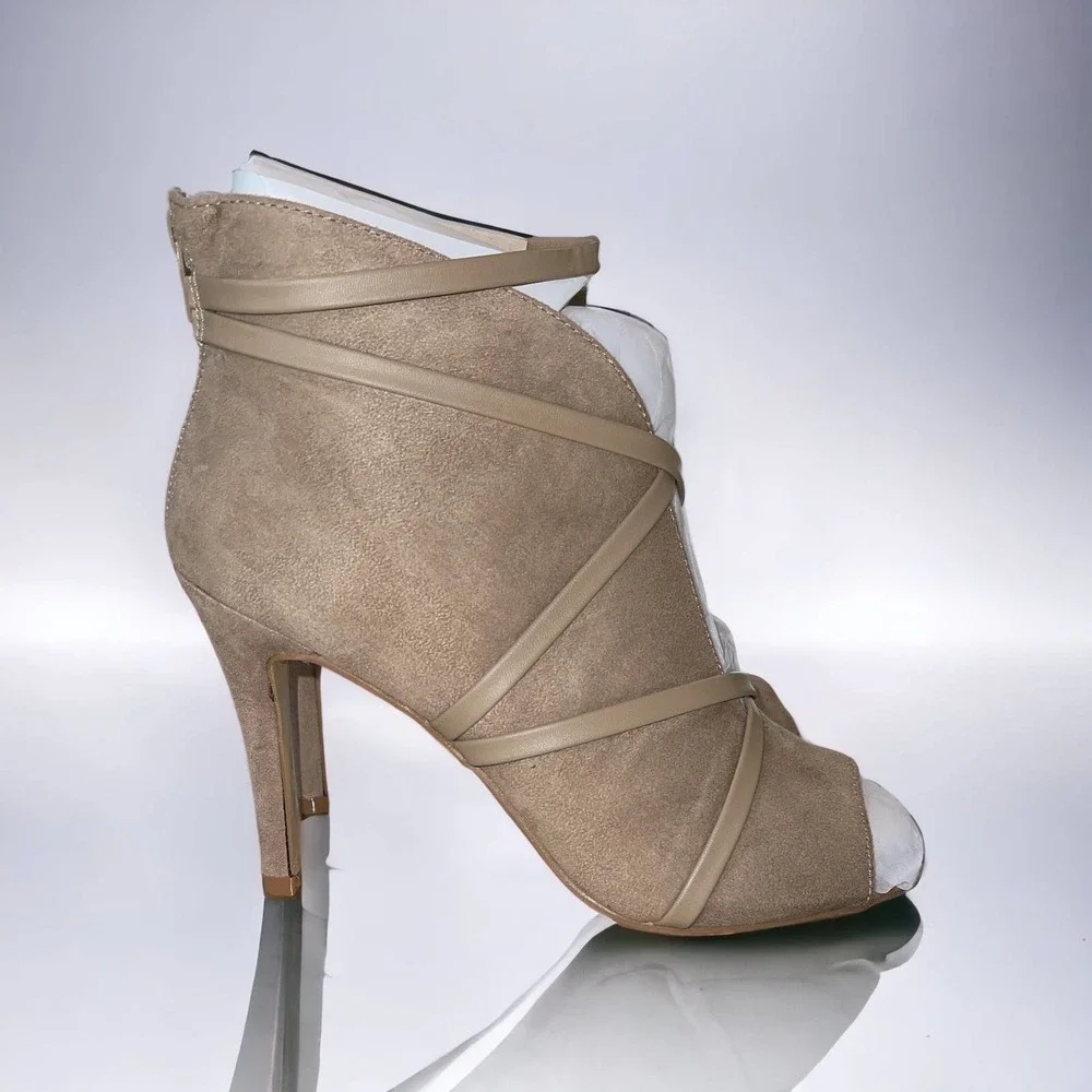 Journee Samara Booties Taupe Size 9